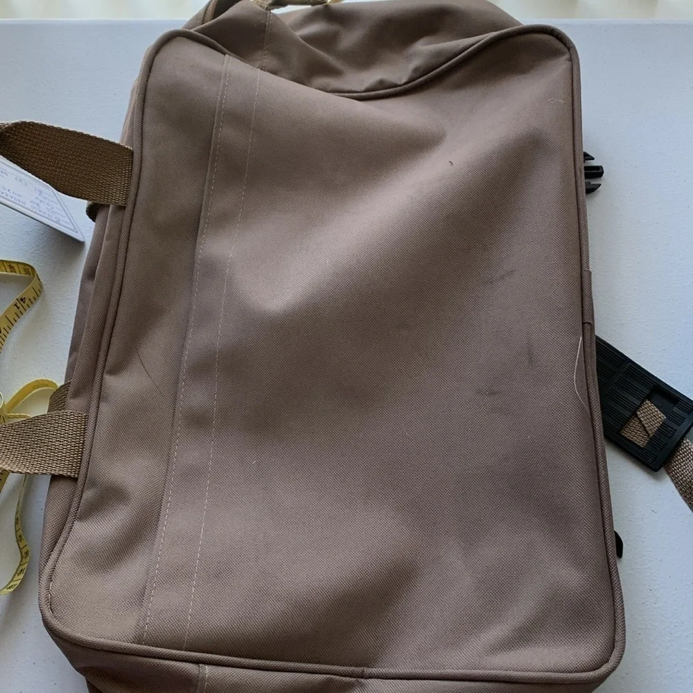 Travel Bag, Good Condition., lots of storage options. Handles & Shoulder Straps